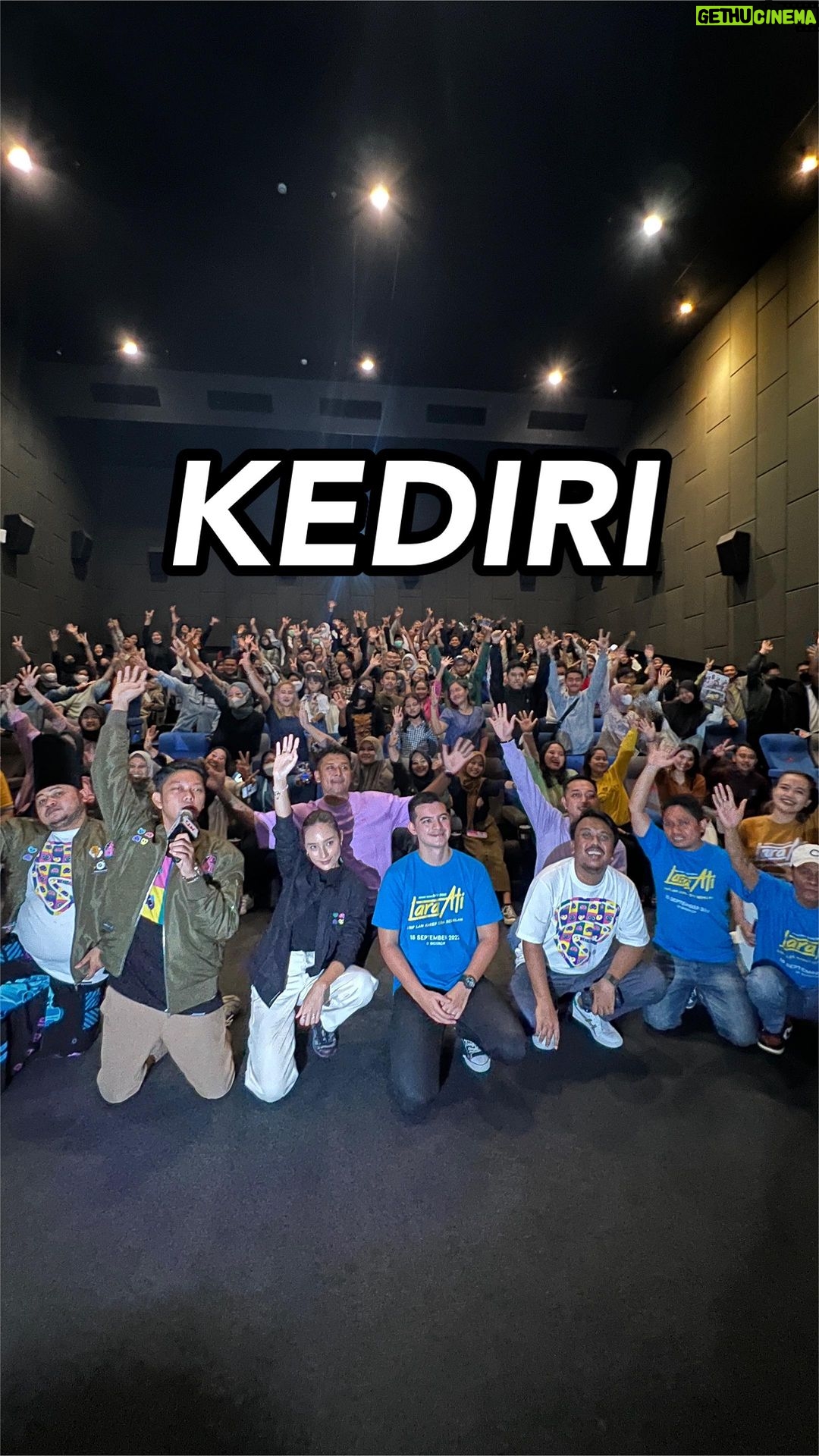 Bayu Skak Instagram - KEDIRI! suwun kabeh wis paring dukungan! jam 2 awan sek wayahe kerjo dadakno rame banget 😀🙏🏽 #LaraAti #IkiUripKu #MusuhWongSugih