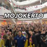 Bayu Skak Instagram - MOJOKERTO! rame tapi tertib nemen janan. Suwun kabeh arek-arek Mojokerto sing wis teko Rek🙏🏽🙏🏽🙏🏽 #LaraAti #IkiUripKu #MusuhWongSugih Mojokerto Jawatimur