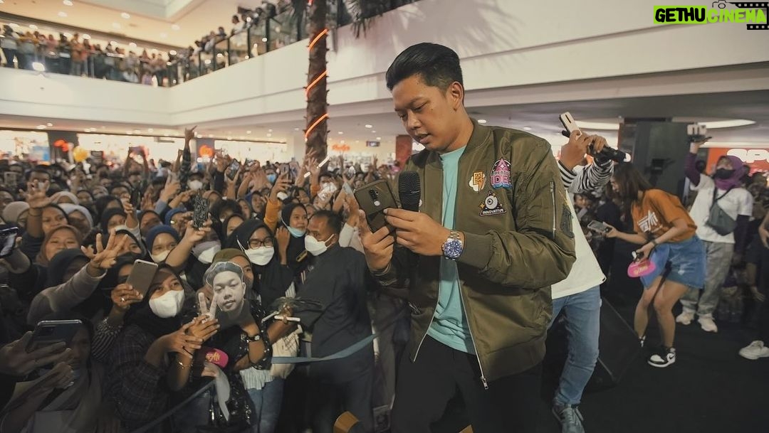 Bayu Skak Instagram - Rek! Jaket Joko iki iso diserbu ning @fridaykillerstore ayo kembaran Rek!