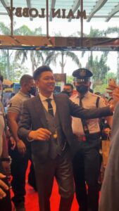 Bayu Skak Instagram - Rek! Kutho-kutho liyane ojo gelem kalah meriah. Nantikan tour e yo Rek! Teko kabeh nek pemain Lara Ati dolan nang Kuthomu Rek! #LaraAti #LaraAtiLokadrama #IkiUripKu #MusuhWongSugih