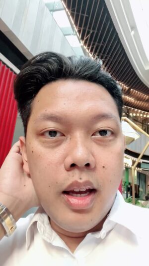 Bayu Skak Instagram - KOMENTARO REK, #TimMey opo #TimSiska kek’ono alasanmu Riki kudune karo sopo.. Komentar-komentar sing dowo dan menarik bakal tak screenshot i.. bariki langsung tak gawe video ngewoco woco komentarmu Rek..
