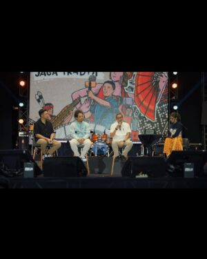 Bayu Skak Instagram - Gak Gengsi Jaga Tradisi Rek! suwun kabeh sing wis teko wingi nang acarane Festival Generasi Happy Rek! rame & meriah. Iki wis ping 3ne aku diundang Mata Najwa on Stage Selalu seneng banget! suwun banget Mbak @najwashihab 🙏🏽
.
📸 @halohdoo