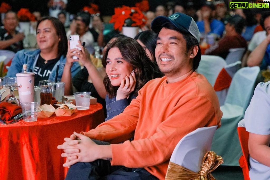 Bea Alonzo Instagram - Christmas party with my Love Before Sunrise family ❤️ Super saya!!! You know it’s a fun party if the event doesn’t end til 4 am! 🤣 Thanks, @james.aec and @thaaaaaaaal , for providing pizza and milk tea for everyone and @jaamhouseofsushi for the sushi bar🍣 And of course, no party will be complete without @manilacraft 🥂 Moments were captured by @niceprintphoto 📸