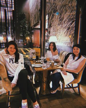 Bea Alonzo Instagram - My unpaid therapists 🤣❤️