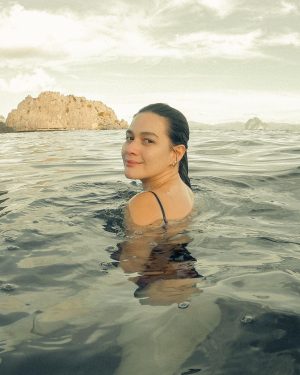 Bea Alonzo Instagram - Just keep swimming 🐠