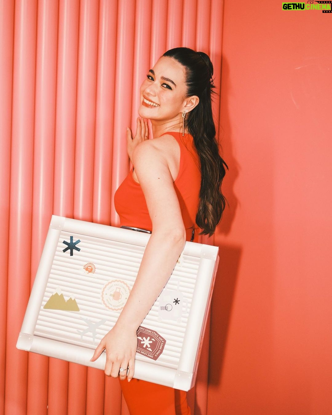 Bea Alonzo Instagram - Feeling overwhelmed by your love and support for BASH! The orders are coming non-stop, and we want to keep this party going, so jetsetters, get ready because BASH is coming to NOEL BAZAAR at the World Trade Center on November 24, 2023 ✈️ I will see you there! 😍🎉 @bash.manila