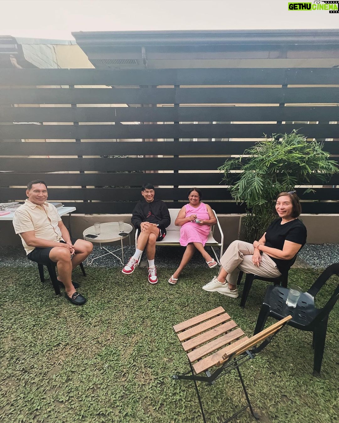 Bea Alonzo Instagram - Simple backyard bbq at mama’s for @ronaldgarcia2006 ‘s bday. Masayang kwentuhan at masarap na kainan. ❤️