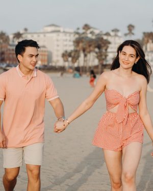 Bea Alonzo Instagram - I thank God for you everyday ❤️ 
Uwi ka na! @dominicroque