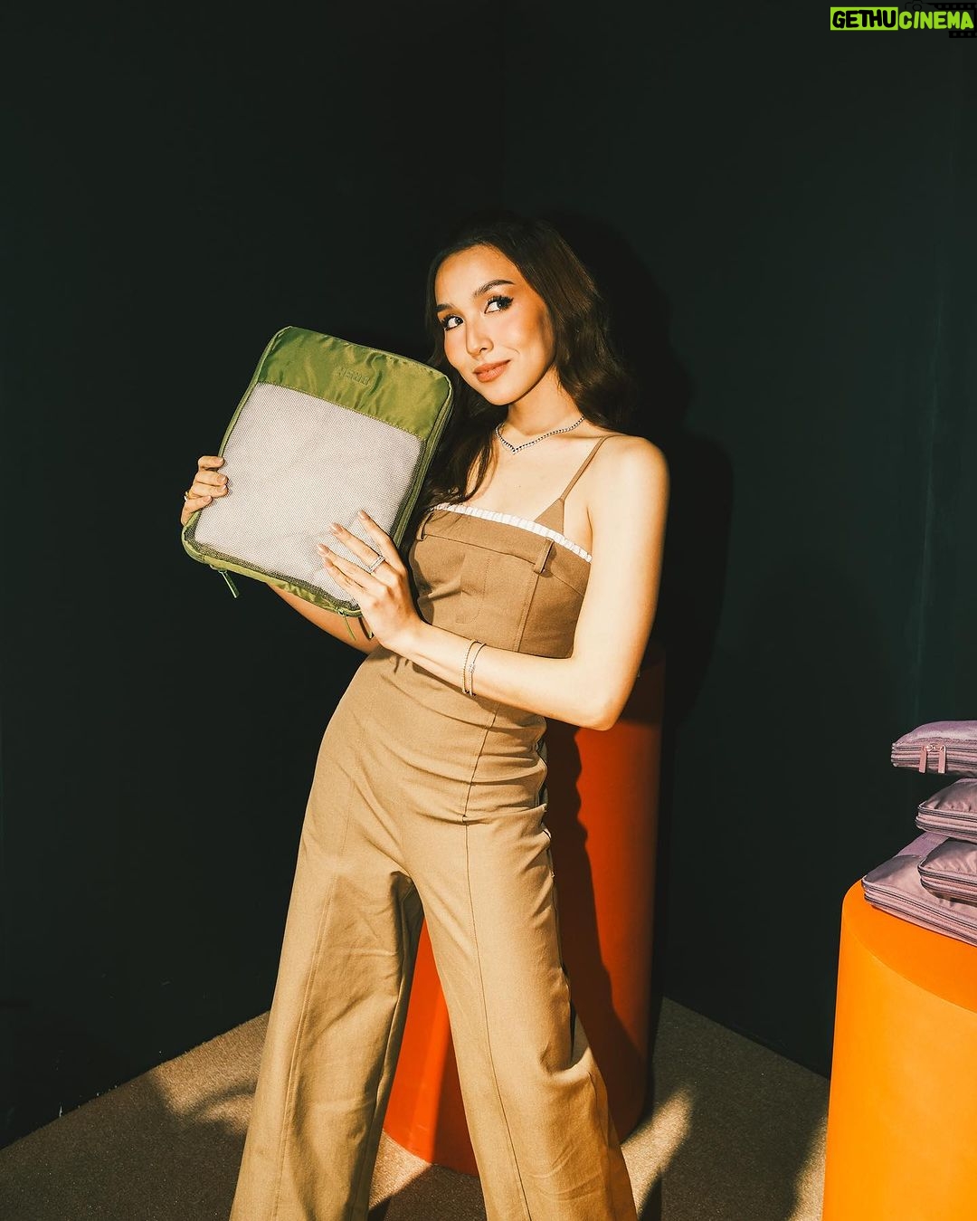 Bea Alonzo Instagram - Snaps from #TheBigBash launch. I am so thankful to my friends for celebrating this special milestone with me!!❤️ Love you all! BASH is now officially available on Lazada, Shopee, and Tiktok Shop. 🎉 Click in bio 👆🏻 @bash.manila 📸 @magicliwanag
