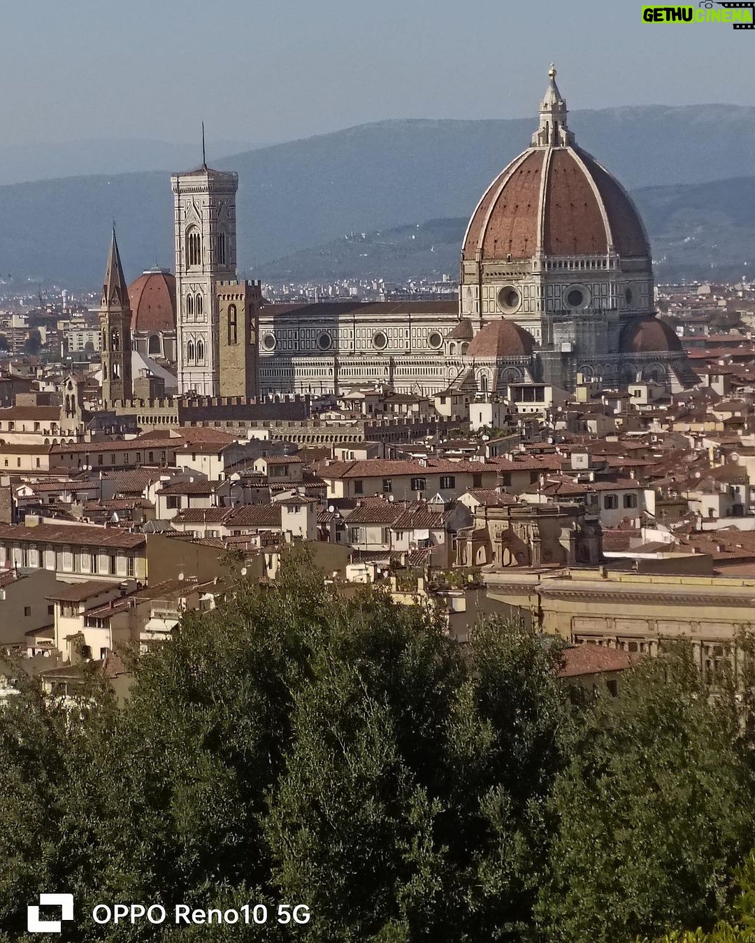 Bea Alonzo Instagram - La Dolce Vita ☀️ I love how beautiful Italy is, and I’m glad I took my #OPPOReno105G with me. Look how it effortlessly captured photos from our trip. Even without a filter, the images look stunning! It’s because of the #ThePortraitExpert's 32MP Telephoto Portrait Camera! Want to experience the #ProPowerInPortrait? Visit @oppophilippines for more information. @oppophilippines
