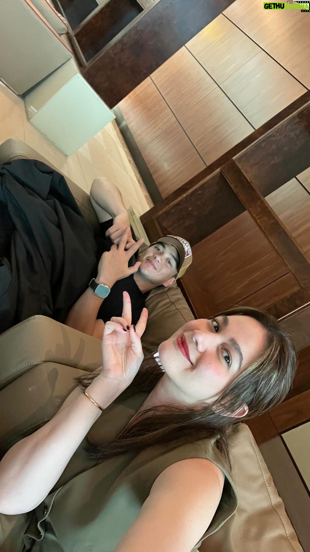 Bea Alonzo Instagram - Finally got the chance to spend time with my favorite human! We’re in Europe! ❤️❤️❤️