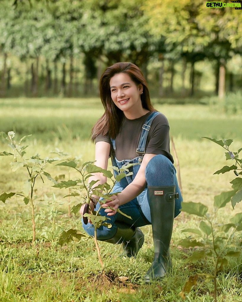 Bea Alonzo Instagram - Planting the seeds for a BEAutiful future with @officialbpi 🌎💚 ​ ​ I value partners that empower me to invest in my financial wellbeing. 💪 Thanks to BPI Wealth, you can now invest in your future with just PHP1,000 through BPI Investment Funds! Join the journey to #LiveYourBestLife with #BPIInvestmentFunds.​ ​ Visit bpiwealth.com to learn more. ​🌿