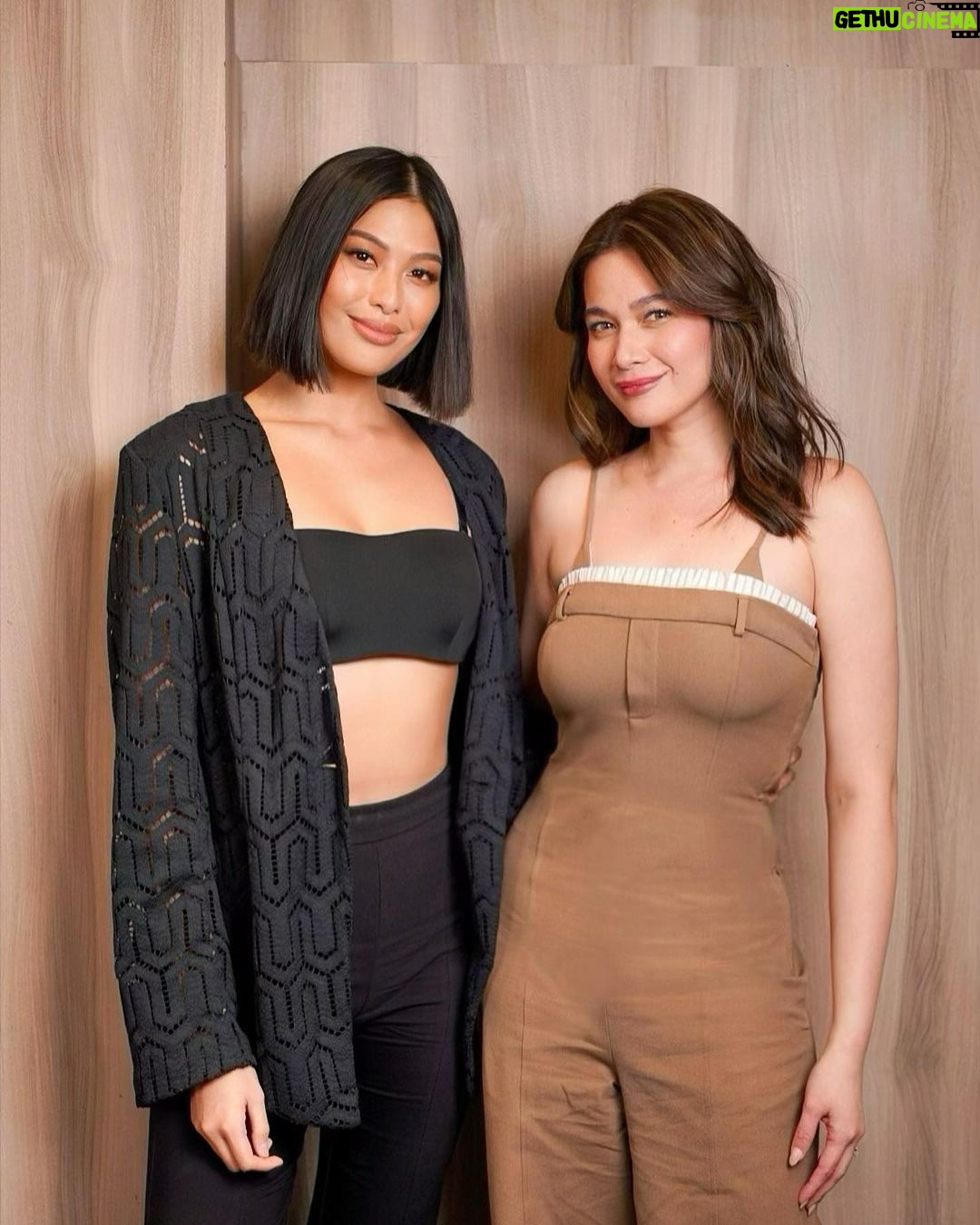 Bea Alonzo Instagram - I got the chance to have our Ms.Universe Philippines @michelledee guest on my channel to do a lie detector test. It was a fun time, and she even taught me how to do the snake pose. Swipe left to see it and to see our reactions 🤣 Vlog dropping tonight on my Youtube channel ❤️ #ByBea #LifeisBEAutiful photos and videos @kyxz_feliciano
