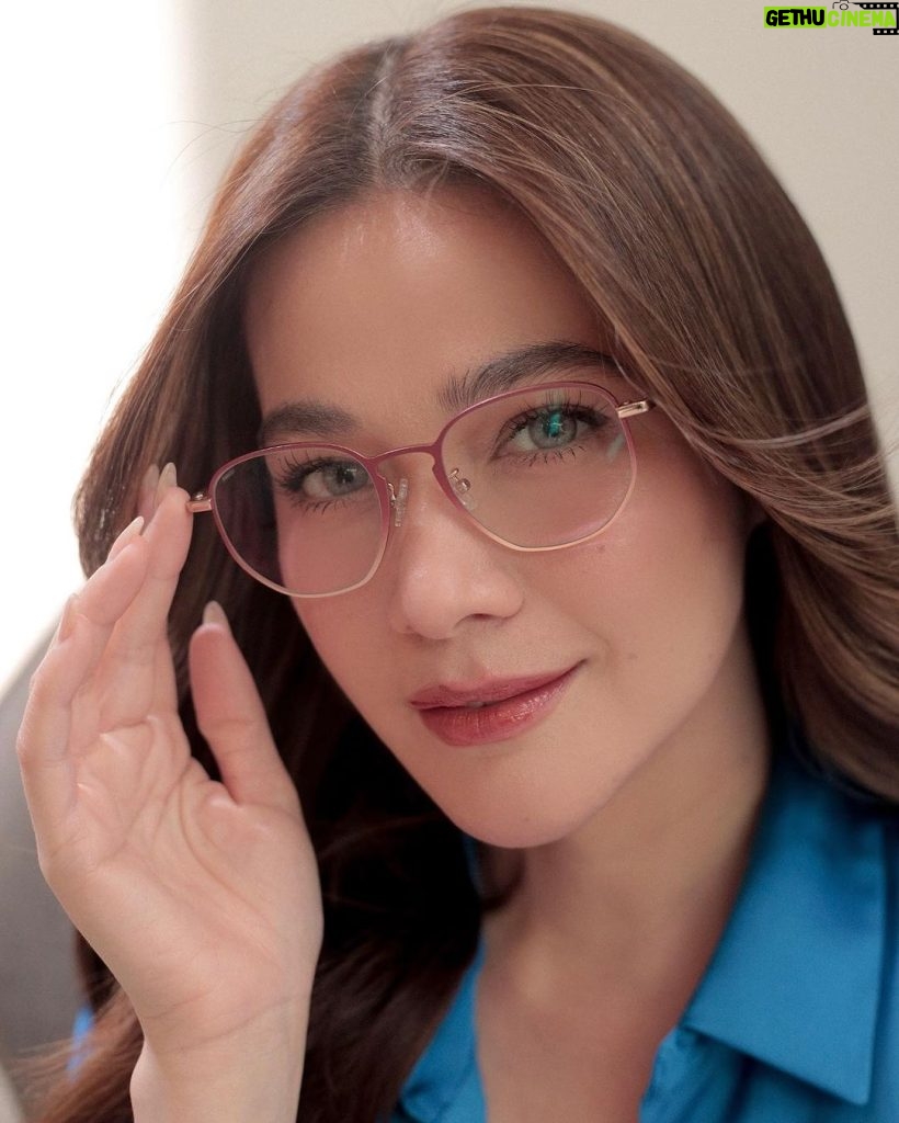 Bea Alonzo Instagram - Let them read the poetry in your eyes ❤️ #LoveYourEyes @executiveoptical