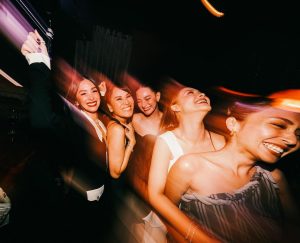 Bea Alonzo Instagram - At @draivee ‘s bday party last night. Fun times! ❤️🥂

📸
@magicliwanag