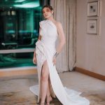 Bea Alonzo Instagram - Feeling fabulous in this @toni_maticevski dress and @elsaperetti.official bone cuffs for @tiffanyandco 🖤 @voguephilippines #VoguePHGala2023 photos @niceprintphoto