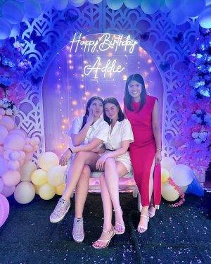 Bea Alonzo Instagram - Chismisan muna bago magpa-picture! 🤣 Thanks Ackie, and @beatriz_saw for inviting us to my inaanak’s first bday celebration. Ang saya ng Sunday ko! Happy bday Addie! ❤️
@beatriz_saw  @dimplesromana