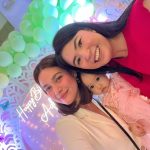 Bea Alonzo Instagram - Chismisan muna bago magpa-picture! 🤣 Thanks Ackie, and @beatriz_saw for inviting us to my inaanak’s first bday celebration. Ang saya ng Sunday ko! Happy bday Addie! ❤️ @beatriz_saw @dimplesromana