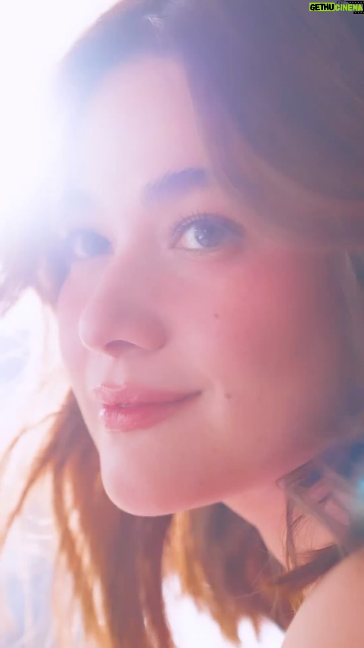 Bea Alonzo Instagram - Fell in love with @cetaphilbrighthealthyradiance Brightening Lotion, that leaves my skin soft and radiant all day! This lotion is dermatologist recommended for sensitive skin too ✨ Wishing you a year filled with self-love and radiant moments! 💖