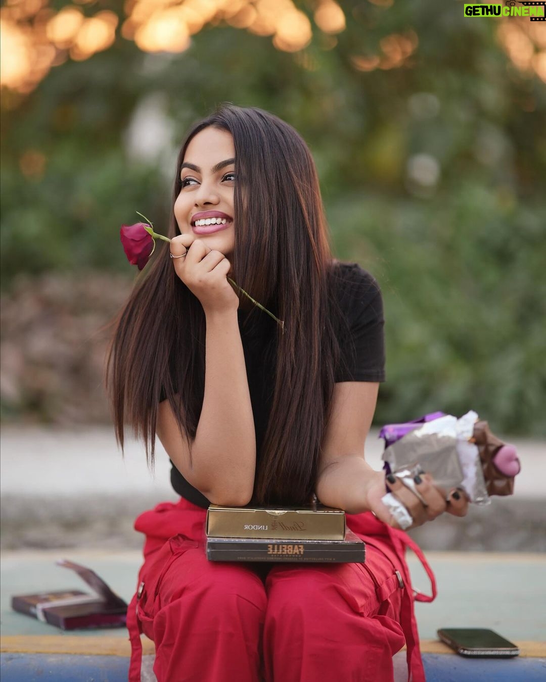 Beauty Khan Instagram - Happy chocolate day 🍫💝 . . #arbeu #beautians @arbaz_mallick_official
