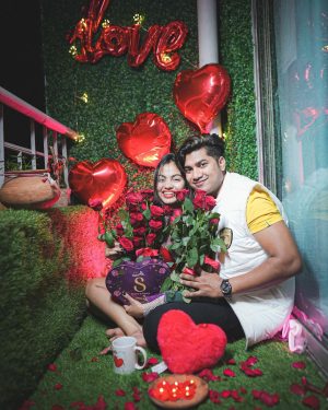 Beauty Khan Instagram - Happy rose day 🌹
.
.
#beautians #arbeu