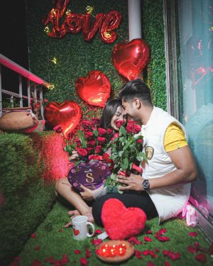 Beauty Khan Instagram - Happy rose day 🌹
.
.
#beautians #arbeu