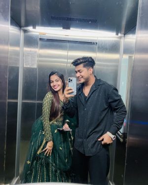 Beauty Khan Instagram - Sangit ki raat ❤️❤️‍🔥
.
.
#beautians #pjdivyakishaadi