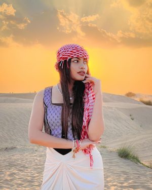 Beauty Khan Instagram - Desert 🏜️ 
.
.
#beautians