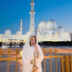Beauty Khan Instagram - Kesi lag rahi hu batao ❤️ . . #beautians White Mosque, Abu Dabi