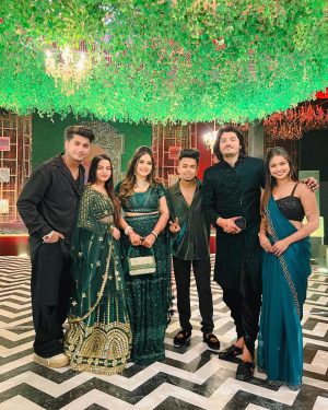 Beauty Khan Instagram - Sangit ki raat ❤️❤️‍🔥
.
.
#beautians #pjdivyakishaadi