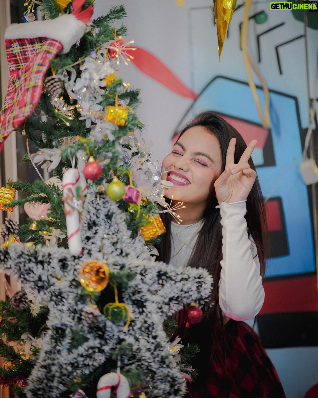 Beauty Khan Instagram - 🎄 . . #beautiana #cristmas