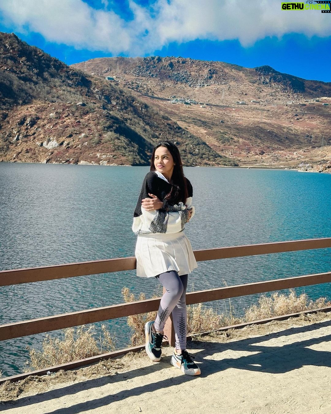 Beauty Khan Instagram - Together is my favorite place to be. . . #beautians #arbeu Zuluk Sikkim