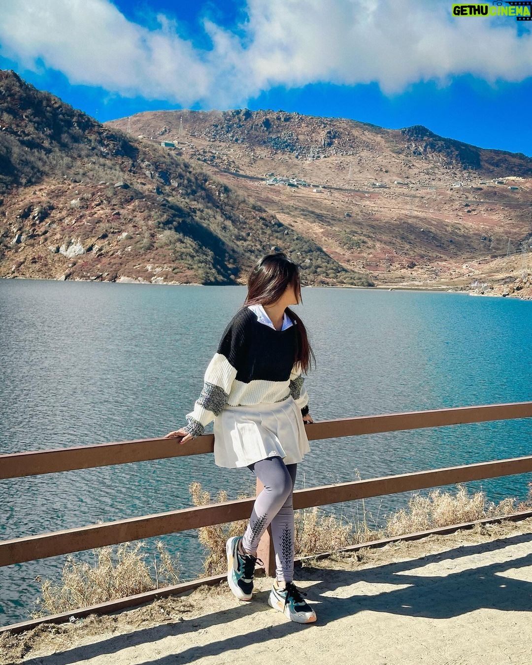 Beauty Khan Instagram - Together is my favorite place to be. . . #beautians #arbeu Zuluk Sikkim