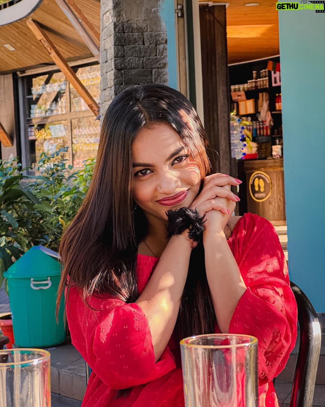 Beauty Khan Instagram - Red❤️ . . #beautians #beautykhan Gangtok (Changu Lake, Nathula Pass: Indo-China Border etc.)