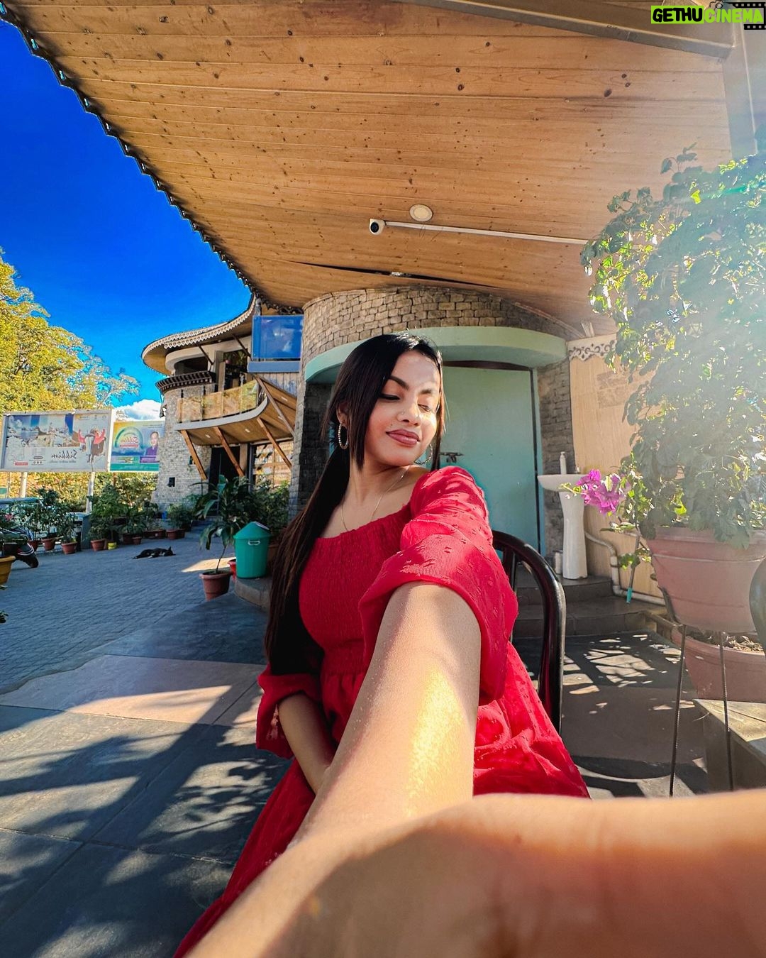 Beauty Khan Instagram - Red❤️ . . #beautians #beautykhan Gangtok (Changu Lake, Nathula Pass: Indo-China Border etc.)