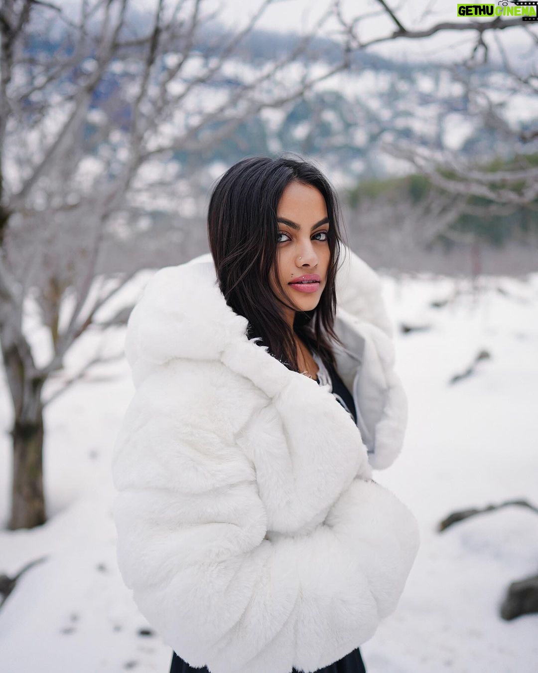 Beauty Khan Instagram - snow ❤️ . . #beautians Manali, Himachal Pradesh
