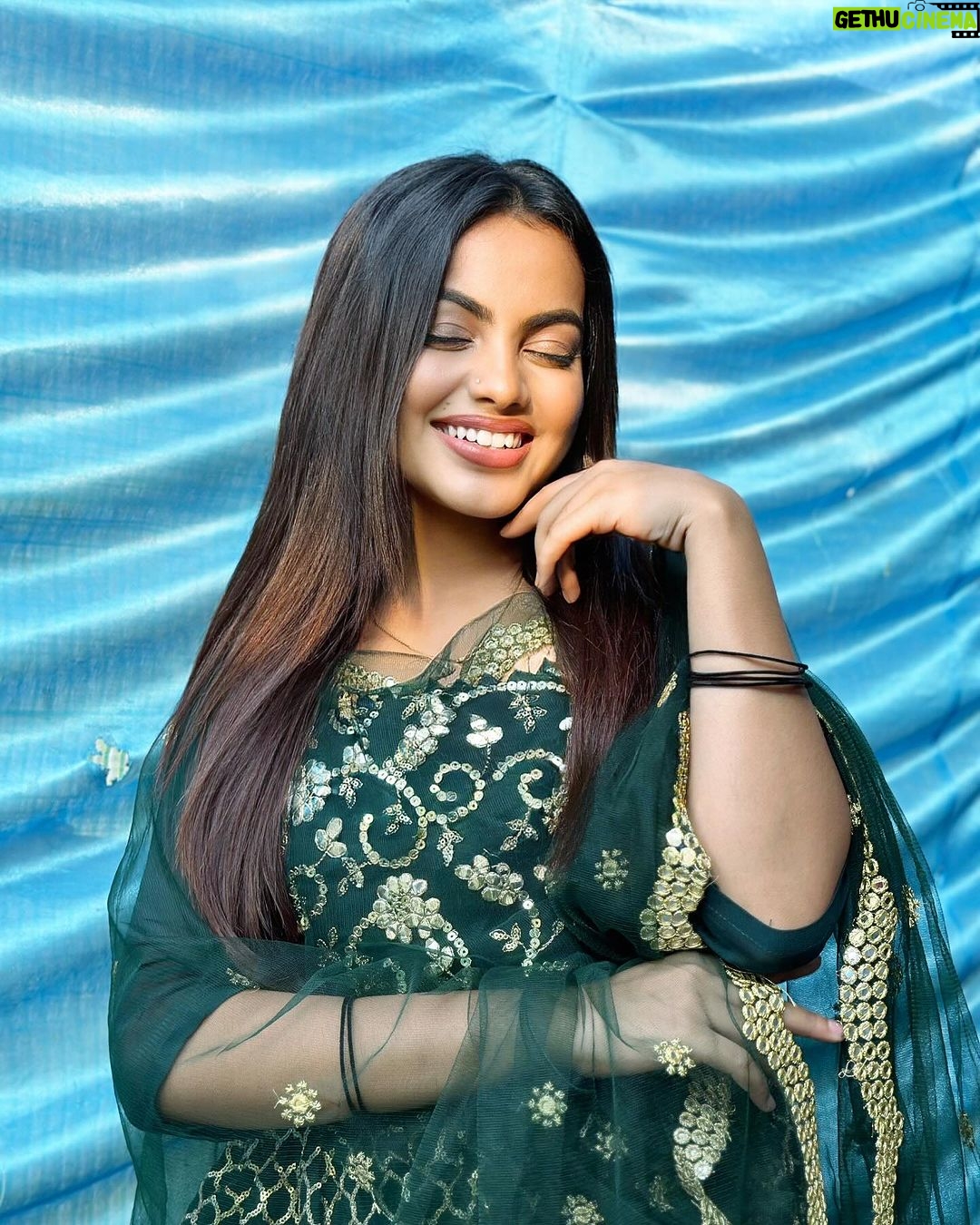 Beauty Khan Instagram - Chand khila ❤️💚 . . #beautians