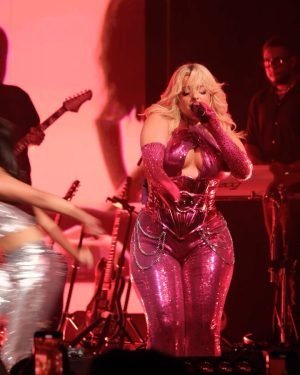 Bebe Rexha Instagram - THANK YOU ANAHEIM! So much fun 🪩✨💖 Whose coming to the next show?! 📸: @kristenjanwong