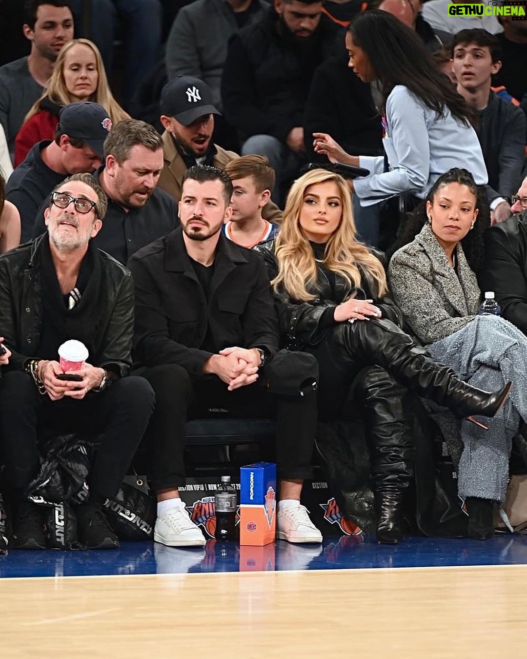 Bebe Rexha Instagram - Hometown game @nyknicks with the family ❤️ MSG