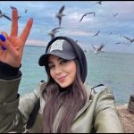 Behnoush Bakhtiari Instagram – از آن روزی که ما را آفریدی
به غیر از معصیت چیزی ندیدی
خداوندا به حق هشت و چارت 
زما بگذر،شتردیدی ندیدی

#behnooshbakhtiari