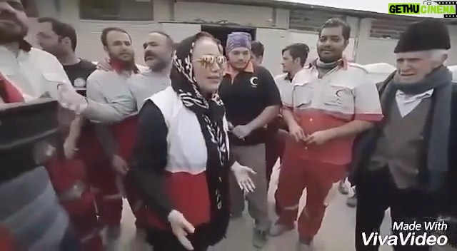 Behnoush Bakhtiari Instagram - همیشه جزو هلال احمر بودم و هستم… در مواقع ضروری برای خیلی از حوادث طبیعی… هر چند که رسانه ها با من خوب تا نمیکنن… و هیچوقت کارهای اجتماعی مفید منو پوشش ندادن اونم چون من اهل مراودات غلط نیستم و از راه انسانی حرکت میکنم…قبلا مهم بود ولی حالا نیست و معتقدم فقط خدا باید دوستت داشته باشه که دمش گرم 🌺🌺🌺🌺برام واقعا فقط خالقم،رفیقم پروردگارم مهمه ….رسانه ها بر عکس خدا اشتباه کوچک تو رو بزرگ میکنن و همیشه باعث آزار و اذیت انسان میشن که اصلا مهم نیست دیگه🌺🌺🌺🌺یکی دیگر از وظایف ما نوشتن تمام حوادث اجتماعی و تاریخی دورانیست که الان داریم تماشا میکنیم… ما به تاریخ بدهکاریم…ولی به این هم اعتقاد دارم که میشود با اتحاد ایران را ساخت… ایرانی زیبا،فاخر،پر از دانایی و تدبیر.. ایرانی آبرومند و محترم…(مدتی که در تلویزیون بازی نکردم ،درس خواندم و درس… جامعه شناسی رو دوس داشتم… )بابت علاقه به کشورم از سر گاهی آگاهی و گاهی نا آگاهی اشتباه کردم،اما از عشق به ایران هرگز دست برنداشتم…کاش میذاشتن نوجوانان و کودکان این کشور دستشون روبه امثال من بدن که دلسوز واقعی این کشوریم … ایرانیان به قلبی عاشق و زلال نیاز دارند….آنها به دلگرمی و امید و شادی و عشق مطلق نیازدارن…. اگه کسی به ما عشق نداد خودمون موظفیم اینکارو بکنیم❤️♥️💜❤️♥️💜❤️♥️💜✌️✌️✌️