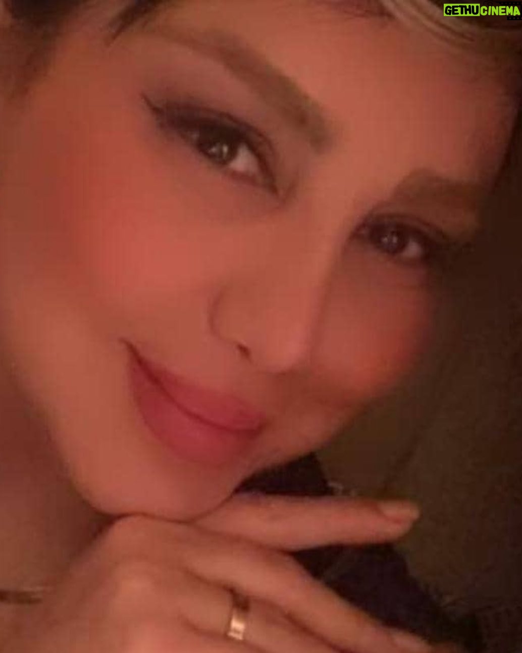 Behnoush Bakhtiari Instagram - سالیانیست که من سنگ صبور خودمم….
