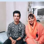 Behnoush Bakhtiari Instagram – .
همیشه دوس دارم قدردان مهر و محبت تون باشم، بعد از این که قبلا خونه دو تا از طرفداران عزیزم رفتم این بار رفتم خونه یکی دیگه از کسانی که توی این سال ها خیلی محبت داشته و دلش زلاله، جایی که زندگی میکنه با این که کوچیک و خیلی ساده است اما پر از عشق و صفا است چون خودش انسان ارزشمندی هست، آخه من چی بگم به شما ها که تک تک تون بی نظیرید، من سرباز تونم ❤
🌹@amirhosein.orjinal🌹
.
#بهنوش_بختیاری #behnooshbakhtiari
