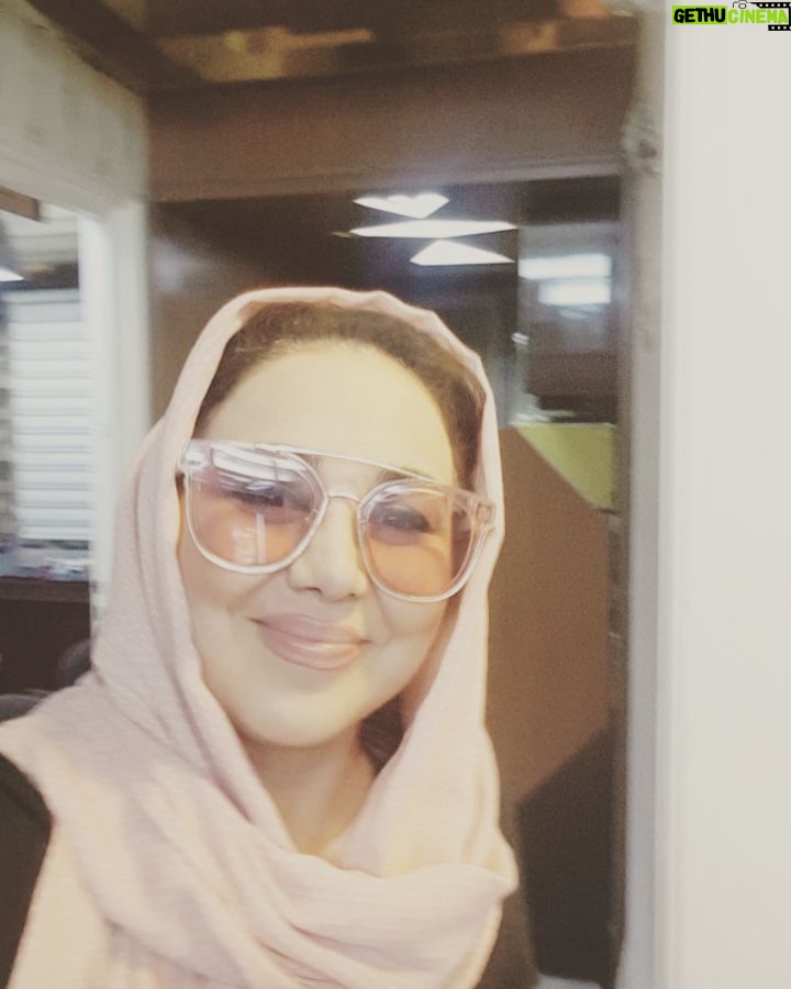Behnoush Bakhtiari Instagram - @shams_charity @milad_mazloomian @shams_charity @mnourizadeh این روزا هرچی ناله کنی و غربزنی و ناامیدی رو ترویج کنی....انگار باکلاس تر و مردمی تری....ولی نظر من اینه که در هر حالی خداوند افراد ناامید و ترسان رودوس نداره....جهان انقدرهام زشت نیست....💖.همه میگفتن کسانی که حرفای مثبت راجع به جامعه میزنن نونشون تو روغنه.....برعکسه....این روزا نون توی اعتراض الکی و ادا درآوردنه.......انقدر تودل جوونها رو خالی نکنیم....مثبت تر نگاه کنیم....شاید چیزی فرق کرد💙 برای جذب طرفدار با روحیه جوون مملکتت بازی نکن...خانم و اقای روشنفکر👊 (بیگانه....این بیگانه.....همیشه آماده س که بین ما تفرقه بندازه....خیلی چیزا رو ازمون گرفتن......الانم مخملی خزیدن.....اول فرهنگمون....بعدنفتمون.....و بعد اراضی مملکتمون....و ما غرق در سیاه نمایی.....یهو میبینیم هویتمون به تاراج رفت) پی نوشت:رجوع به خیریه با ارائه مدارک کامل و مستند✋ #behnooshbakhtiari