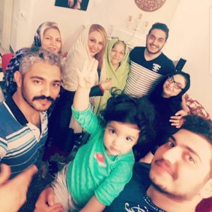 Behnoush Bakhtiari Instagram - مادرمهربانم....خواهر خوبم...زن برادرای قشنگم....مادرمهربان همسرم.....خواهرگل همسرم....و تمام مادران ایرانی و زنان شریف و نجیب و پرقدرت و صبورروزتون مبارک