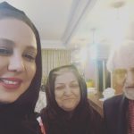 Behnoush Bakhtiari Instagram - گشتم، نبود. نگرد، نیست..... بهتر از پدرومادردرجهان❤❤❤❤ روح همه پدرومادرهای عزیزرفته شاد.... #behnoosh_bakhtiari @milad_mazloomian یلدا مبارک💖💖💖💖