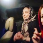 Behnoush Bakhtiari Instagram - اینم ذوق ماو حس خوب اتحاد ایرانی..😲..فوتبال و آشتی باندا... دوستی که پنج ماه ازش دورشدم....و به عشق ماه رمضان و رسم بخشش....دوباره دوست شدیم....و فوتبالم یه دلیلی برای اینکه بخندیم به تمام عصبانیتا.....قربون خدا برم که ماه رمضان دل آدم رو از پنبه هم نرم تر میکنه......با هرکی تو قیافه اید...پاشیدماچش کنید..😚 ..تنها بهانه ای که میشه براش شادی خالص کرد همین فوتباله.....خنده قلب انسان رو نورانی میکنه....من نمیتونم....نمیتونم کینه در دلم نگه دارم....میگن بهنوش الزایمر داره و یادش میره....در مسیر انسانیت.....بله من آلزایمردارم....و تمام چیزای بد رو فراموش میکنم....نداجان خوش امدی به قلبم @neda_niboo پی نوشت: به غنج ته دل آدما نگید جلف بازی....💖💖💖