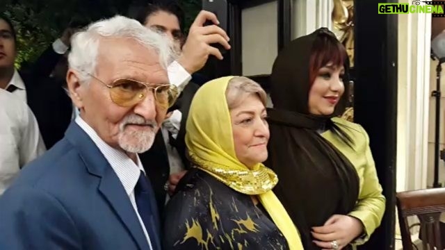 Behnoush Bakhtiari Instagram - مادرم و پدر نازنینم ممنون که مرا به این دنیا دعوت کردید....ممنون که هستید......این دنیا لم داشت.....به دست نیاوردمش.....بد قلق تر از این حرفها بودکه باج بده......دنیای عجیب غریبی بود.....جشن تولد من که مجله دیده بان عزیزپارسال برام گرفتن....حجت اشرف زاده نازنین ارامش خاصی به محفل ما دادن....ازشون‌ممنونم #behnooshbakhtiari