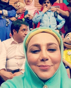 Behnoush Bakhtiari Instagram - پایان ضبط محله گل و بلبل دوس داشتنی ما بعد دوسال کار و صد وهشتاد قسمت و عنوان برترین برنامه سال نود وپنج...دلم تنگ میشه براتون
#behnooshbakhtiari