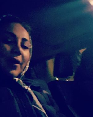 Behnoush Bakhtiari Instagram - دوربین در خیابان و ما در ماشین...شب های آخر فیلمبرداری فیلم سینمایی (همه چی عادیه) بدون خوابیدن...الان باید برم سر فیلمبرداری سریال گل وبلبل که روز ضبط میشود....یعنی خواب بی خواب...اما  عاشق کارمم...عاشق همکارام...هرچند که بعضی ها روحت را زخمی میکنن که تو نتونی متمرکز باشی...اما من مثل کوه محکم ایستادم...و دستم تو دست خداست....باهاش گفتگو میکنم و او به من اطمینان میدهد که از تمام آسیبهای انسانهای شر در امانم......باخدا با قدرت پیش میروم....با برنامه ریزی خودم وخدا.....وهرگز با وجود شکست های زیاد.....نا امید نمیشوم......رزرضوی عزیزم...عباس غزالی.....پژمان بازغی....حمید بیدگل نازنین دستیار کارگردان نازنین که در ماشین ما هماهنگی ها را انجام میداد و مراقب ما بود که کسی مزاحممان نشود...امشب سکانس ها با روحیه بی نظیر شمادوتا زیباتر @hamidrezabidgol